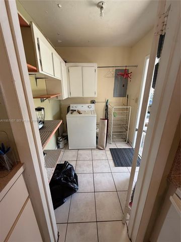 185 E 20th St, Hialeah, FL 33010