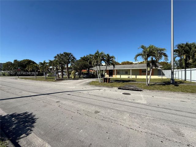 185 E 20th St, Hialeah, FL 33010