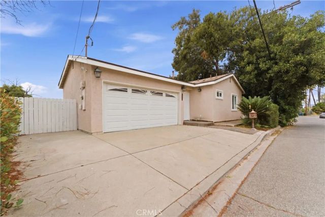 5211 Calatrana Drive, Woodland Hills, CA 91364