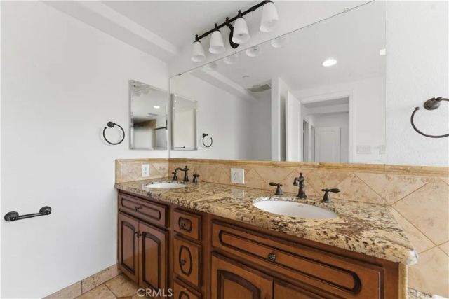 5211 Calatrana Drive, Woodland Hills, CA 91364