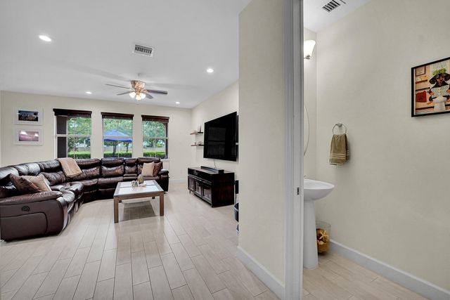 3162 NW 124th Way, Sunrise, FL 33323