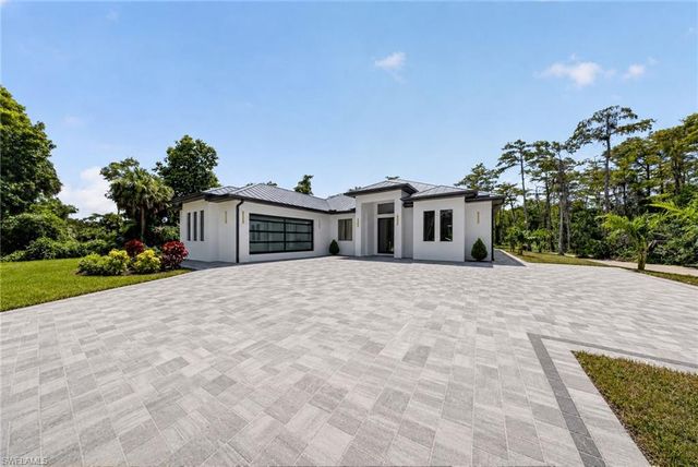 533 6th ST SE, Naples, FL 34117