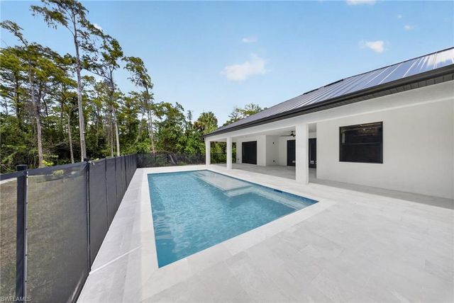 533 6th ST SE, Naples, FL 34117