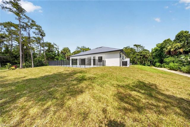 533 6th ST SE, Naples, FL 34117