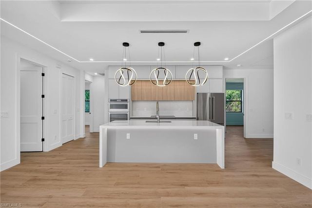 533 6th ST SE, Naples, FL 34117