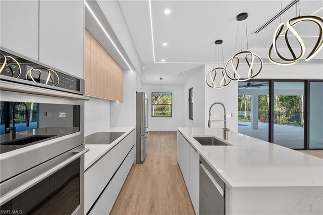 533 6th ST SE, Naples, FL 34117