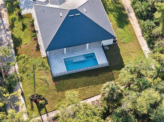 533 6th ST SE, Naples, FL 34117
