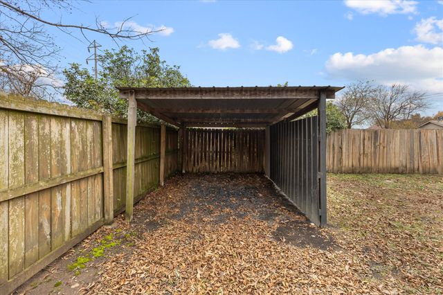 312 E Cottonwood Street, Leonard, TX 75452