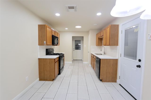4823 Canyon Blanco Drive, Houston, TX 77045