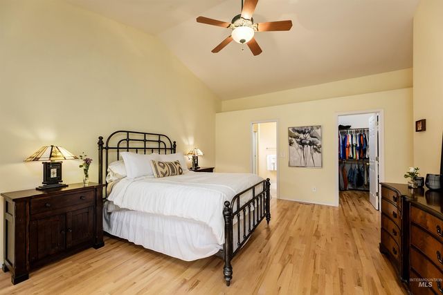 947 N Echohawk Way, Eagle, ID 83616