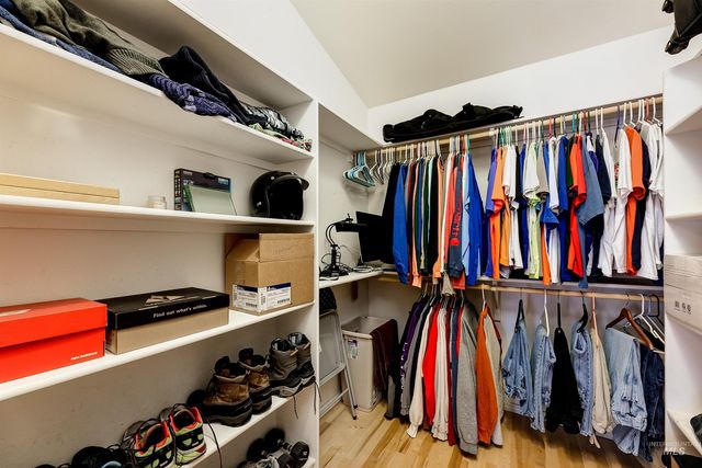 947 N Echohawk Way, Eagle, ID 83616