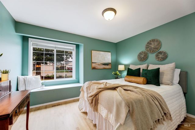 947 N Echohawk Way, Eagle, ID 83616