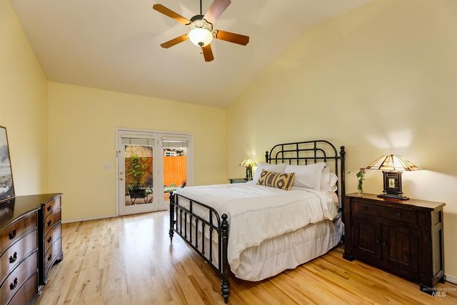 947 N Echohawk Way, Eagle, ID 83616