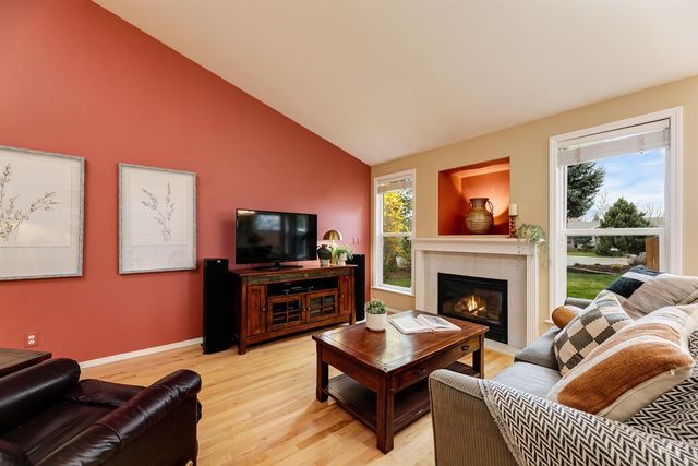 947 N Echohawk Way, Eagle, ID 83616