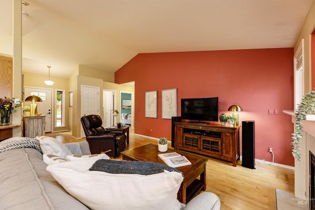 947 N Echohawk Way, Eagle, ID 83616