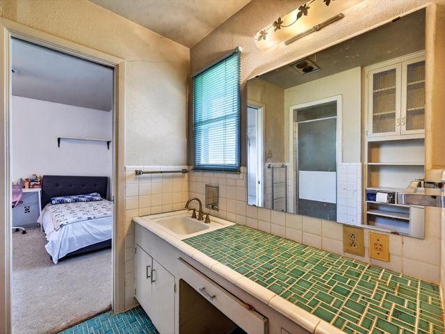 720 Alsue Street, Fort Worth, TX 76140