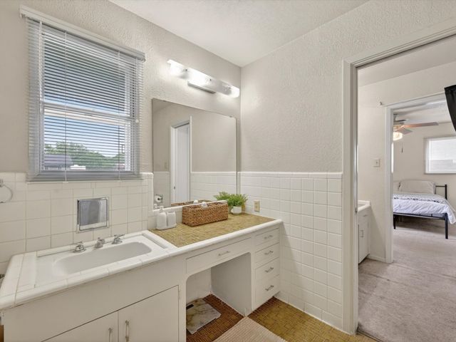 720 Alsue Street, Fort Worth, TX 76140