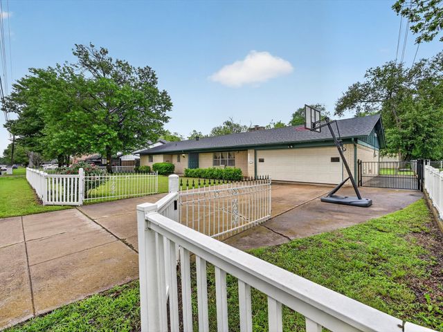 720 Alsue Street, Fort Worth, TX 76140