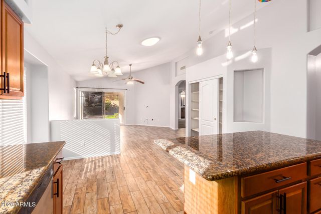 18624 N 2ND Avenue, Phoenix, AZ 85027