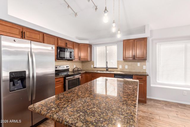 18624 N 2ND Avenue, Phoenix, AZ 85027