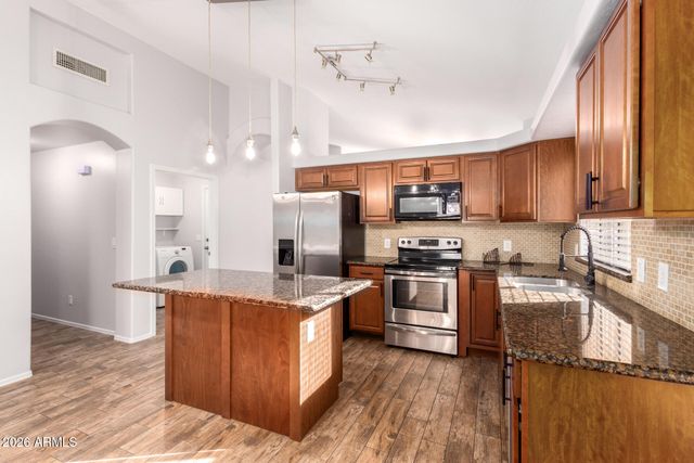 18624 N 2ND Avenue, Phoenix, AZ 85027