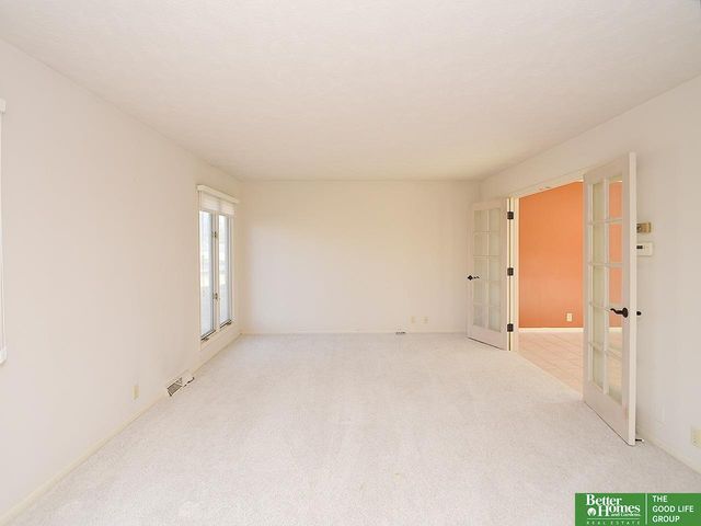 12033 Farnam Street, Omaha, NE 68154