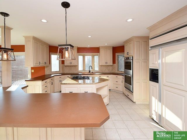 12033 Farnam Street, Omaha, NE 68154