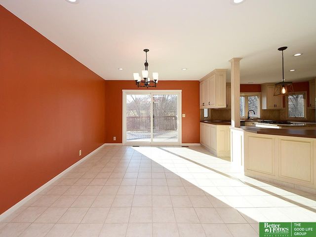 12033 Farnam Street, Omaha, NE 68154