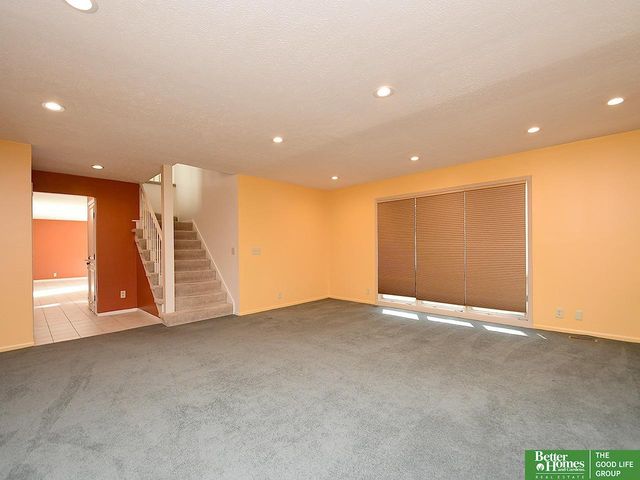 12033 Farnam Street, Omaha, NE 68154