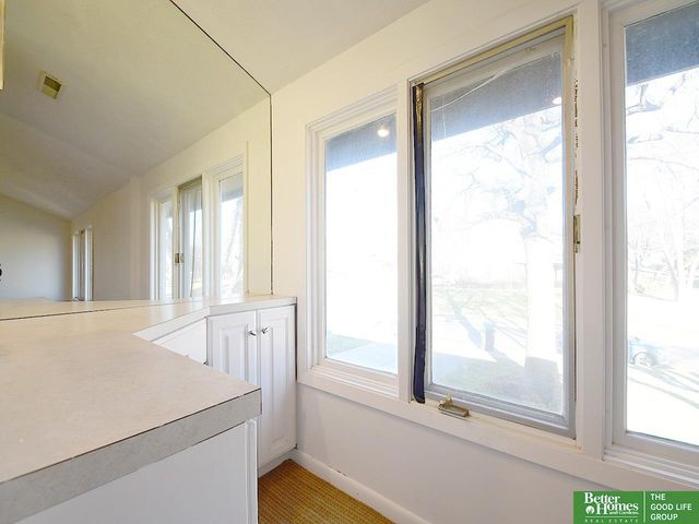 12033 Farnam Street, Omaha, NE 68154