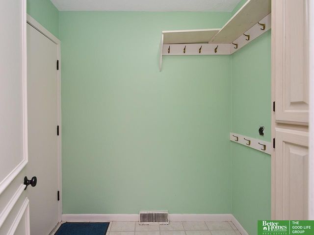 12033 Farnam Street, Omaha, NE 68154