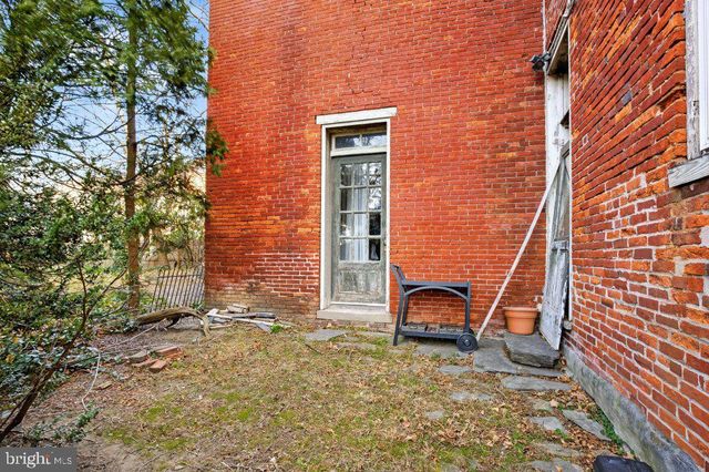 22 S 2ND ST, Columbia, PA 17512