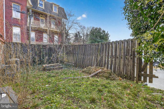 22 S 2ND ST, Columbia, PA 17512