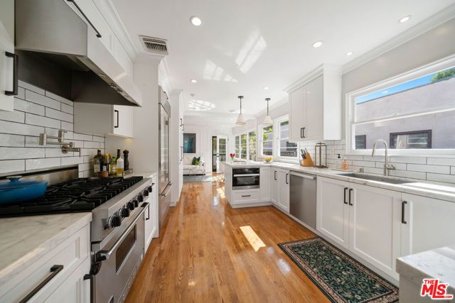 2130 Kelton Avenue, Los Angeles, CA 90025