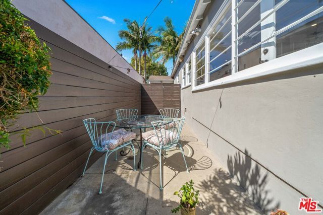 2130 Kelton Avenue, Los Angeles, CA 90025