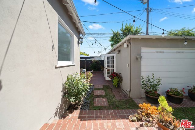 2130 Kelton Avenue, Los Angeles, CA 90025