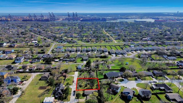 3122 & 3124 Carlisle Street, La Porte, TX 77571