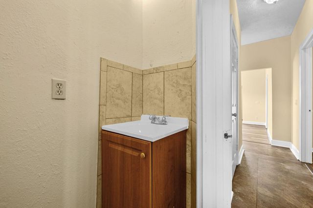 921 SE Nassau Avenue, Stuart, FL 34994