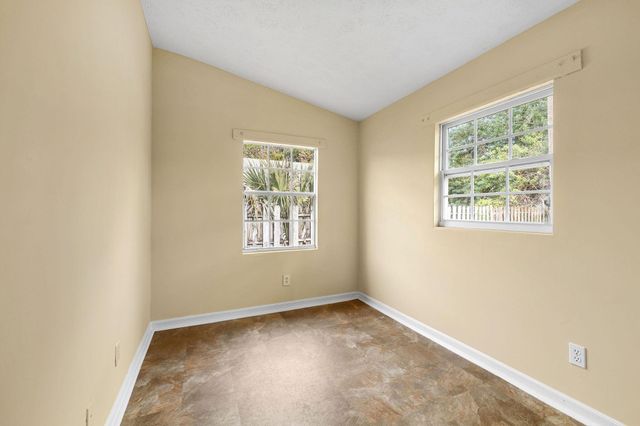 921 SE Nassau Avenue, Stuart, FL 34994