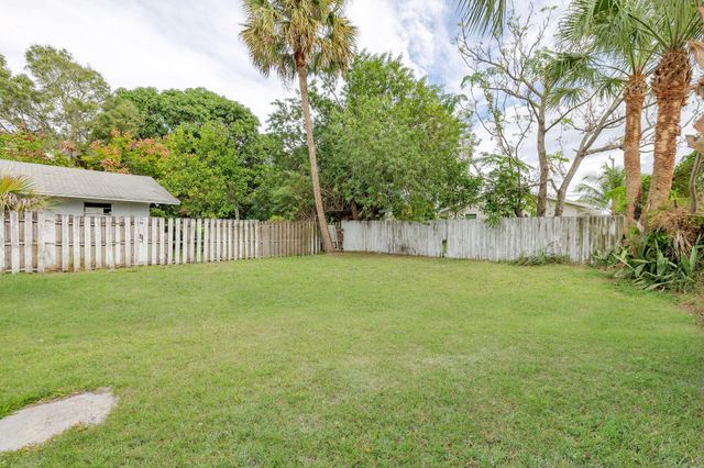 921 SE Nassau Avenue, Stuart, FL 34994