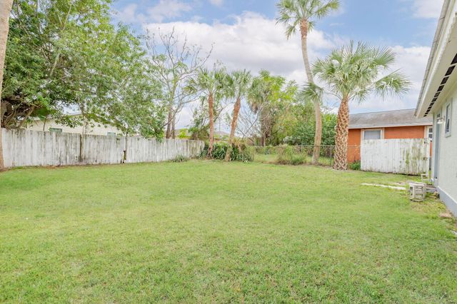 921 SE Nassau Avenue, Stuart, FL 34994