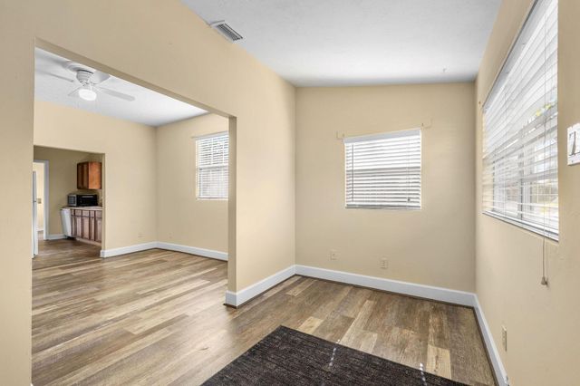 921 SE Nassau Avenue, Stuart, FL 34994