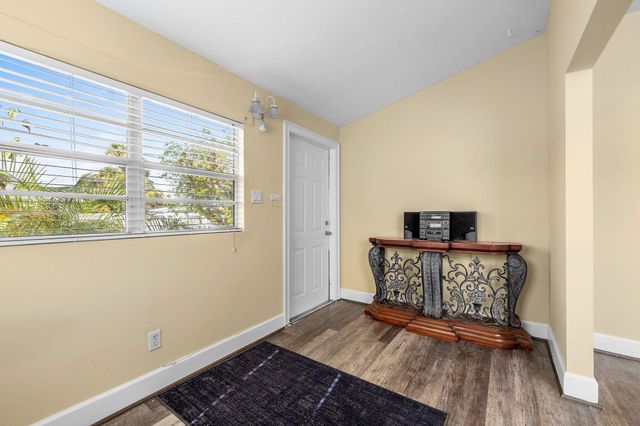 921 SE Nassau Avenue, Stuart, FL 34994