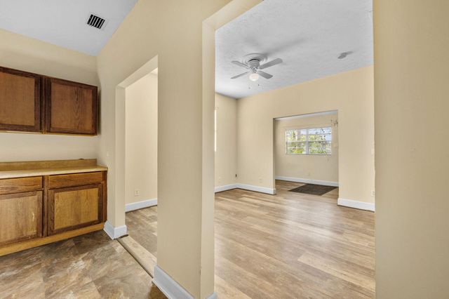 921 SE Nassau Avenue, Stuart, FL 34994