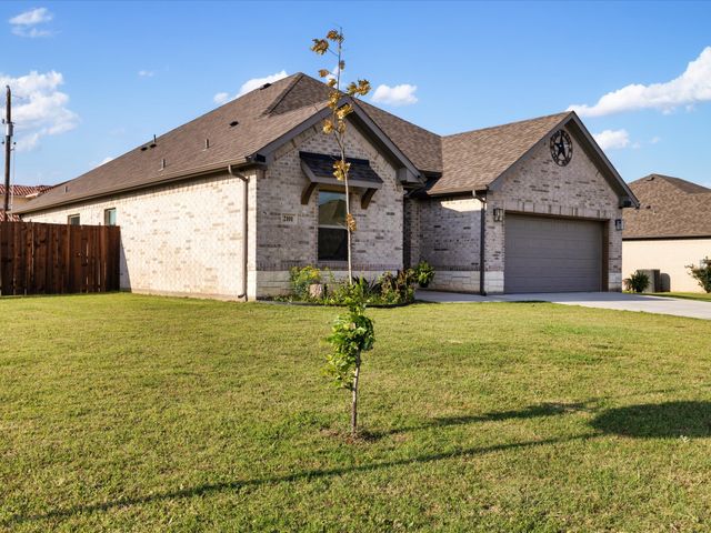 2101 Briarwood Drive, Bridgeport, TX 76426