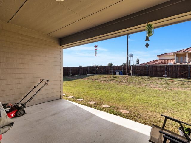 2101 Briarwood Drive, Bridgeport, TX 76426