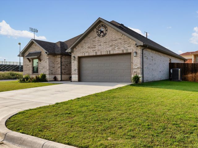 2101 Briarwood Drive, Bridgeport, TX 76426