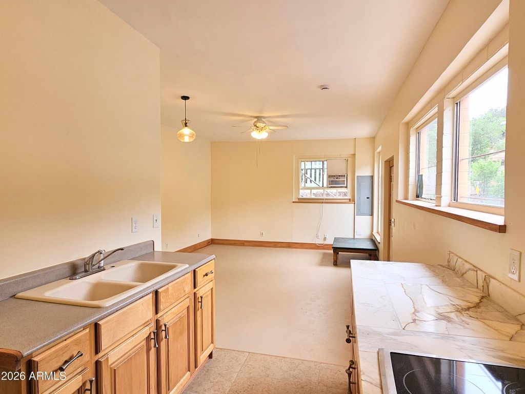 Image 9 of property listing at 729 TOMBSTONE Canyon, Bisbee, AZ 85603