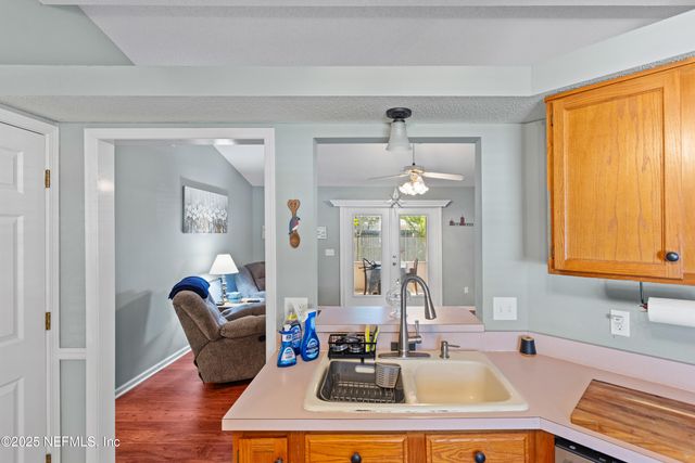 967 W MISTY MOUNTAIN Drive, Jacksonville, FL 32225