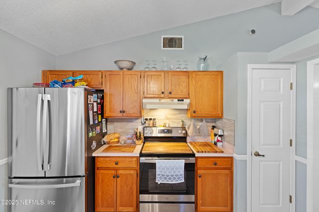 967 W MISTY MOUNTAIN Drive, Jacksonville, FL 32225